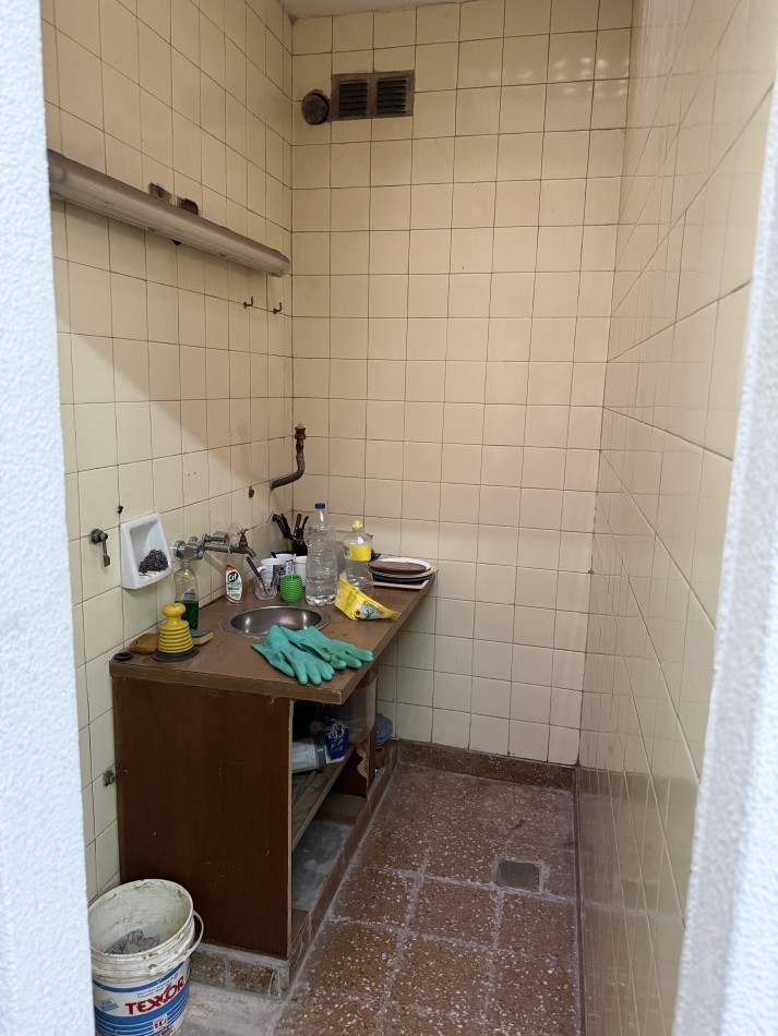 Gran Local 128m2 En El Centro De Villa Crespo, Pasos Av. Corrientes. Oportunidad!