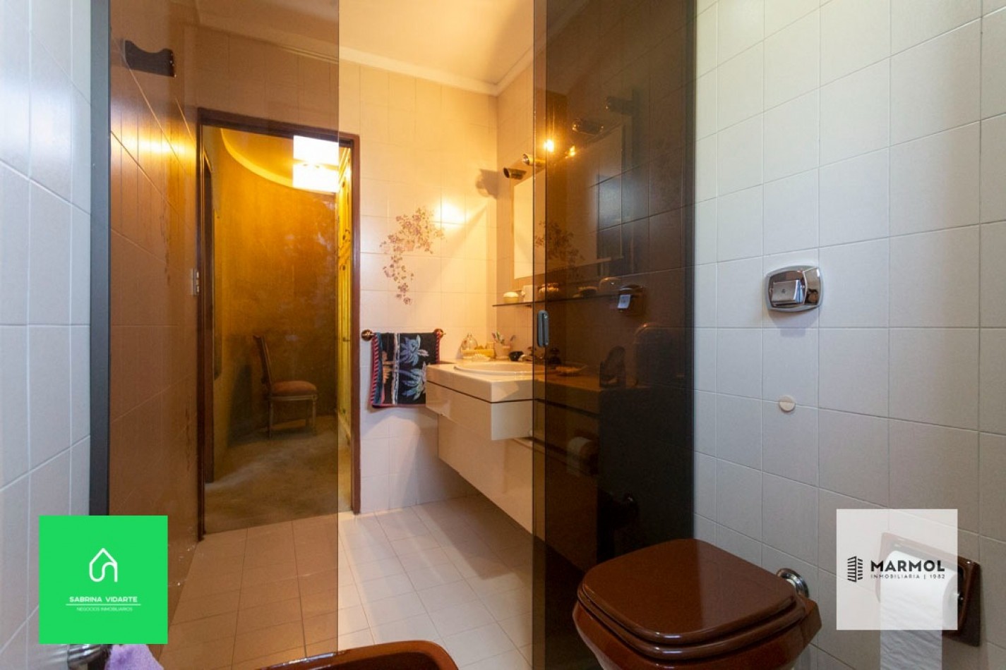 Extraordinaria Casa 4 amb con Parque, Piscina, Cochera para 3 autos y Ascensor.