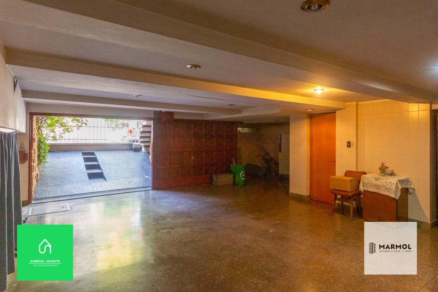 Extraordinaria Casa 4 amb con Parque, Piscina, Cochera para 3 autos y Ascensor.