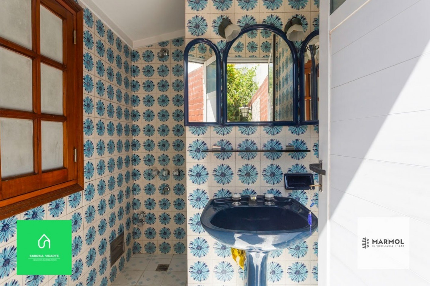 Extraordinaria Casa 4 amb con Parque, Piscina, Cochera para 3 autos y Ascensor.