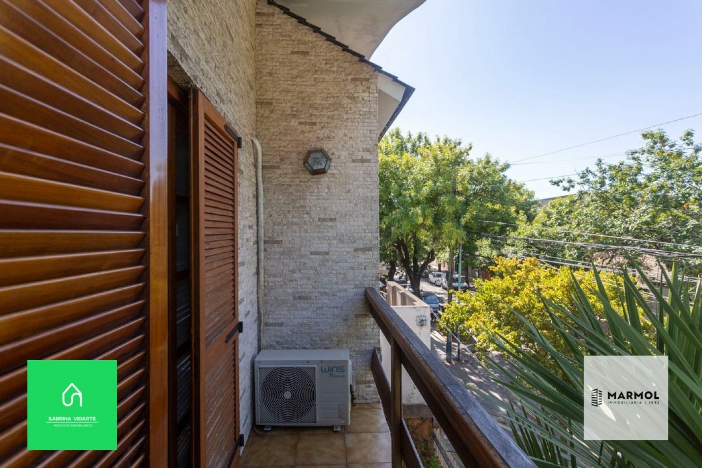 Extraordinaria Casa 4 amb con Parque, Piscina, Cochera para 3 autos y Ascensor.