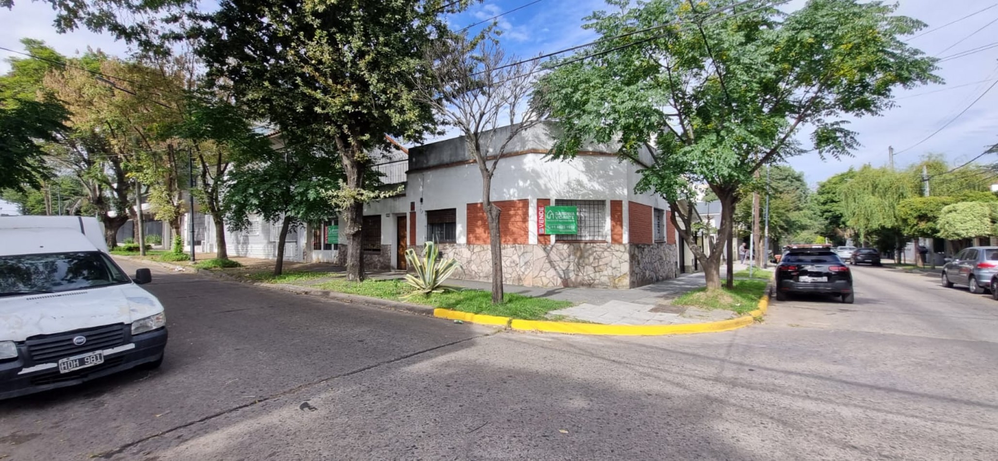 Casa sobre lote Propio en esquina 4 amb, Cochera, Terraza con espacio aereo Ideal Reforma.