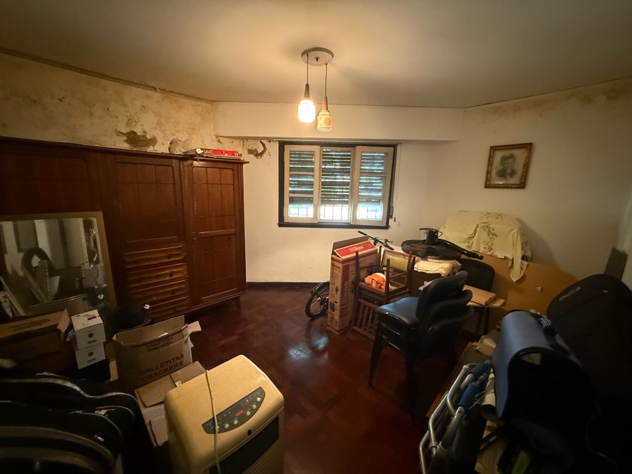Casa sobre lote Propio en esquina 4 amb, Cochera, Terraza con espacio aereo Ideal Reforma.
