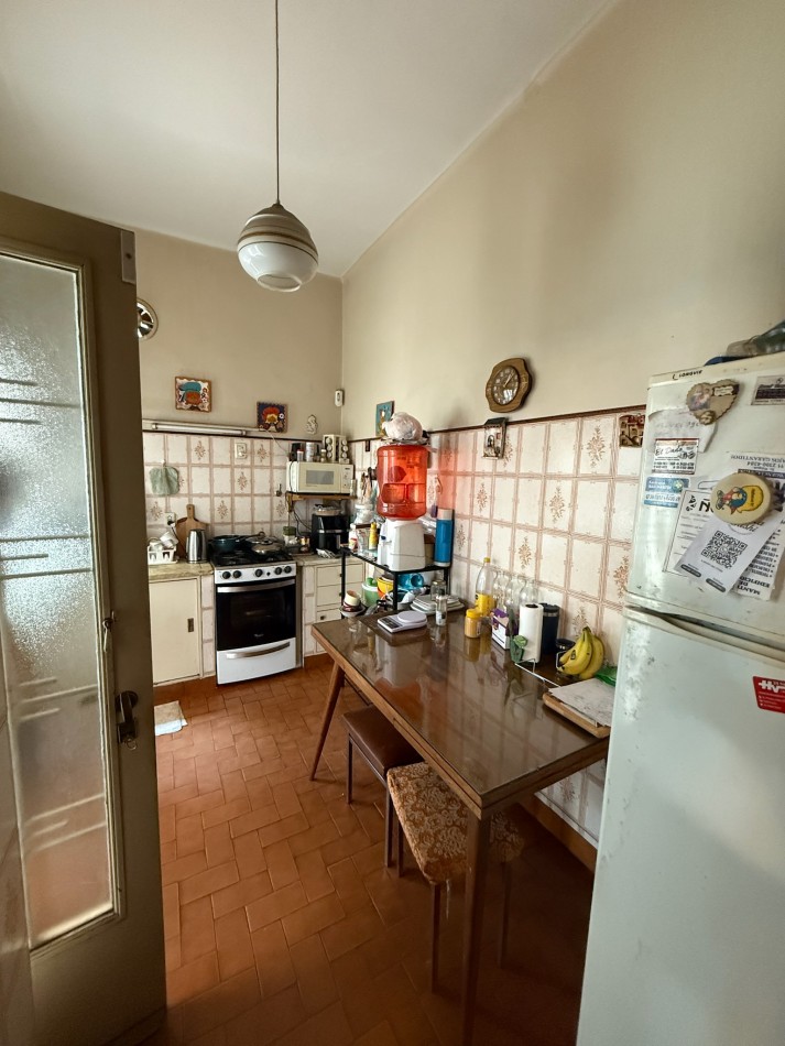 Casa sobre lote Propio en esquina 4 amb, Cochera, Terraza con espacio aereo Ideal Reforma.