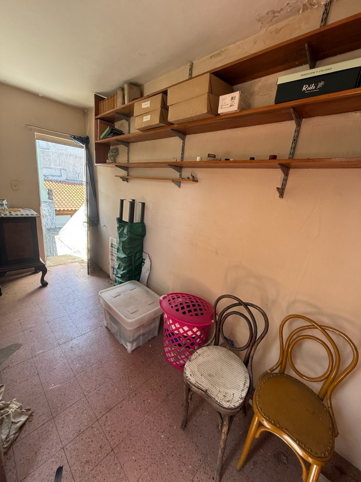 Casa sobre lote Propio en esquina 4 amb, Cochera, Terraza con espacio aereo Ideal Reforma.