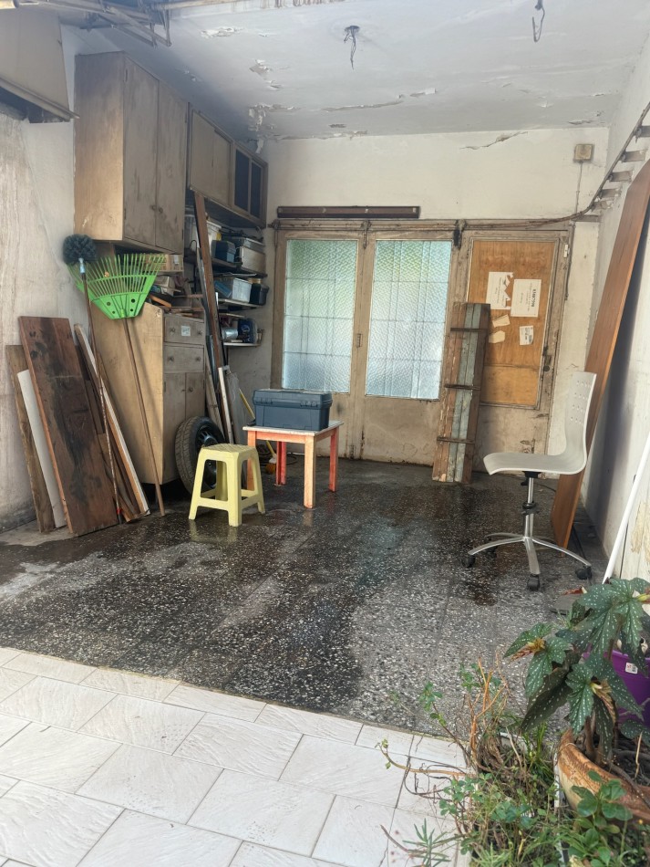 Casa sobre lote Propio en esquina 4 amb, Cochera, Terraza con espacio aereo Ideal Reforma.