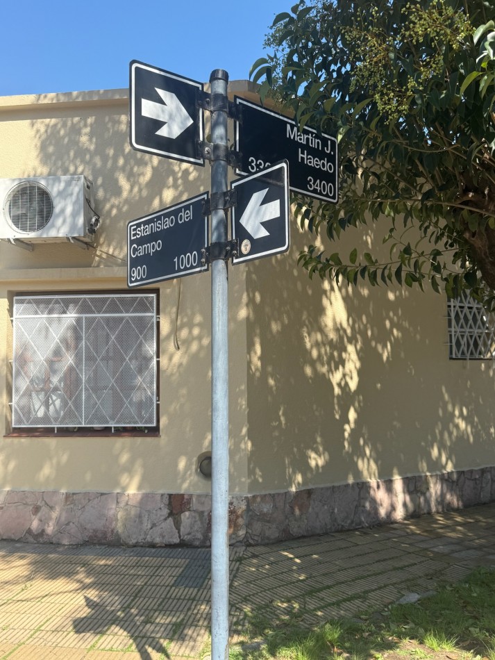 Casa sobre lote Propio en esquina 4 amb, Cochera, Terraza con espacio aereo Ideal Reforma.