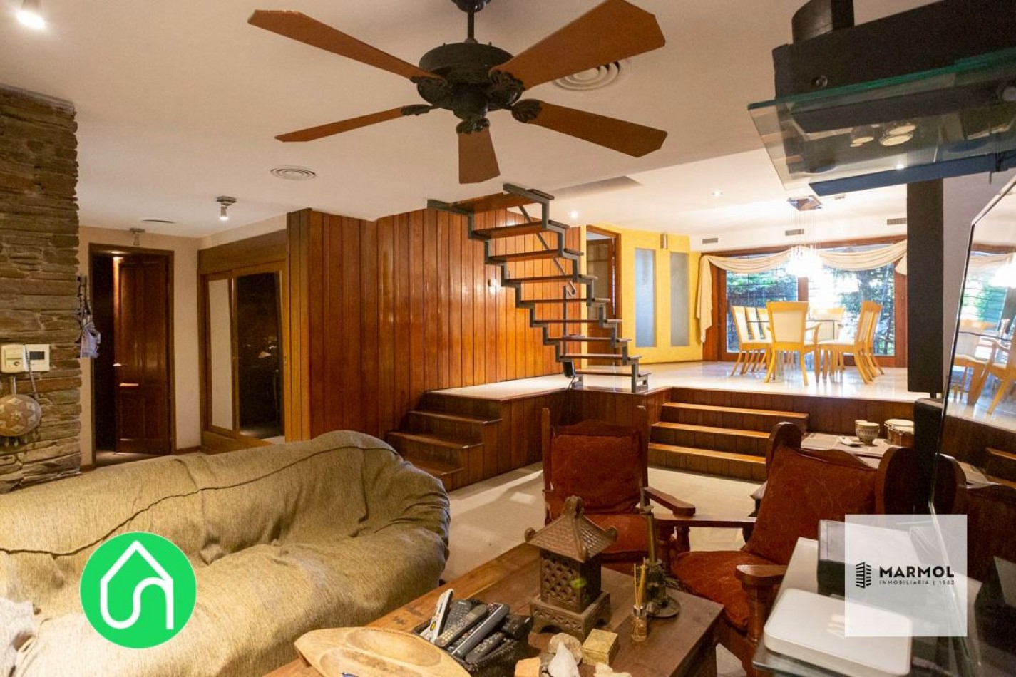 Extraordinaria Casa con Importante Lote con Fondo y Piscina