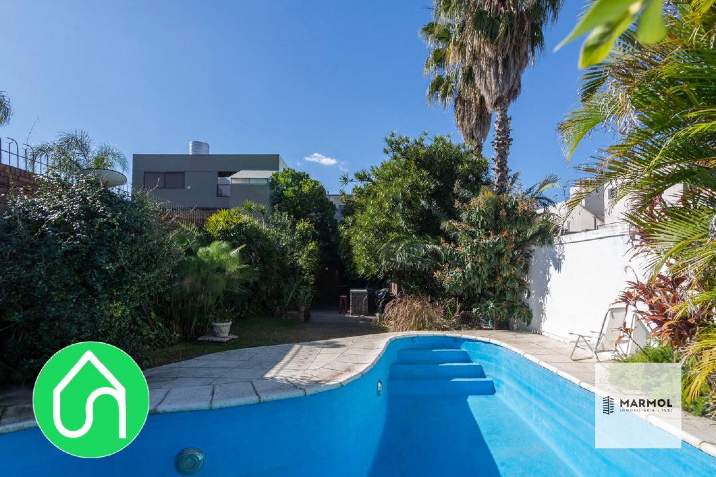 Extraordinaria Casa con Importante Lote con Fondo y Piscina