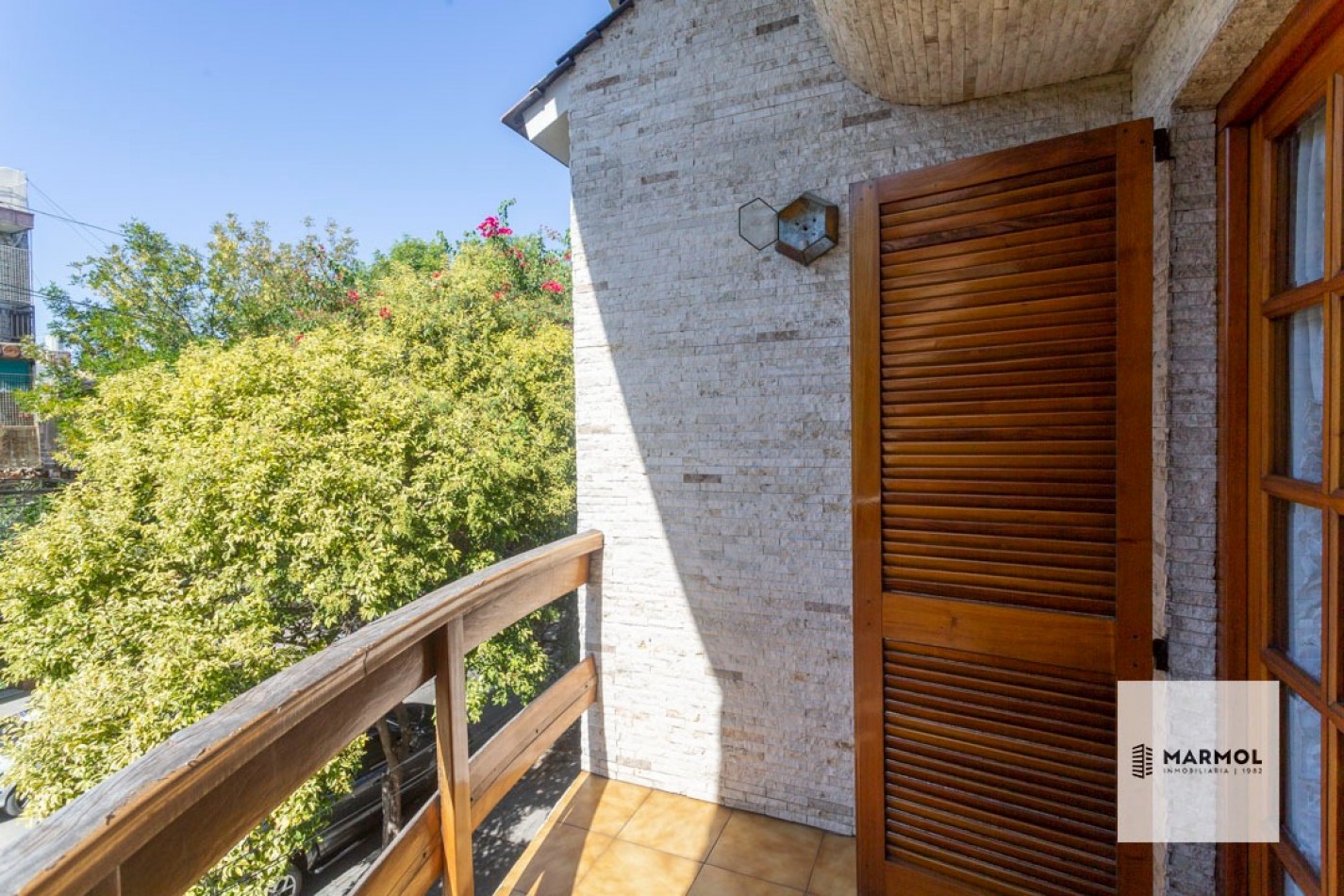 Extraordinaria Casa 4 amb con Parque, Piscina, Cochera para 3 autos y Ascensor