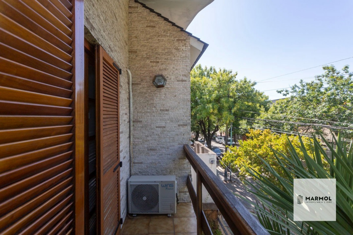 Extraordinaria Casa 4 amb con Parque, Piscina, Cochera para 3 autos y Ascensor