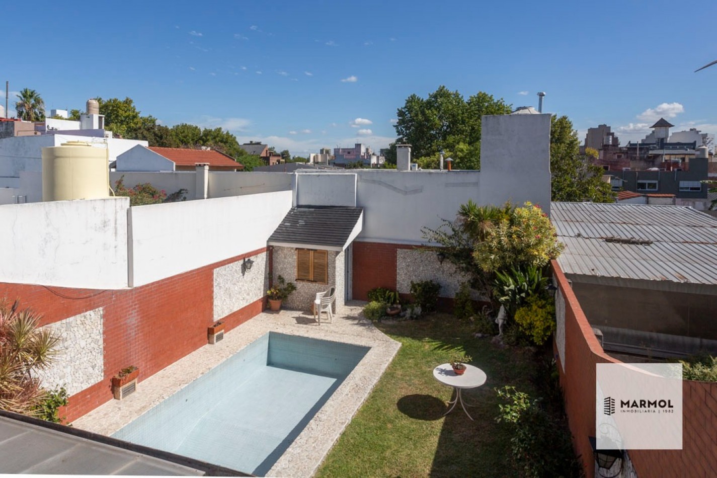 Extraordinaria Casa 4 amb con Parque, Piscina, Cochera para 3 autos y Ascensor