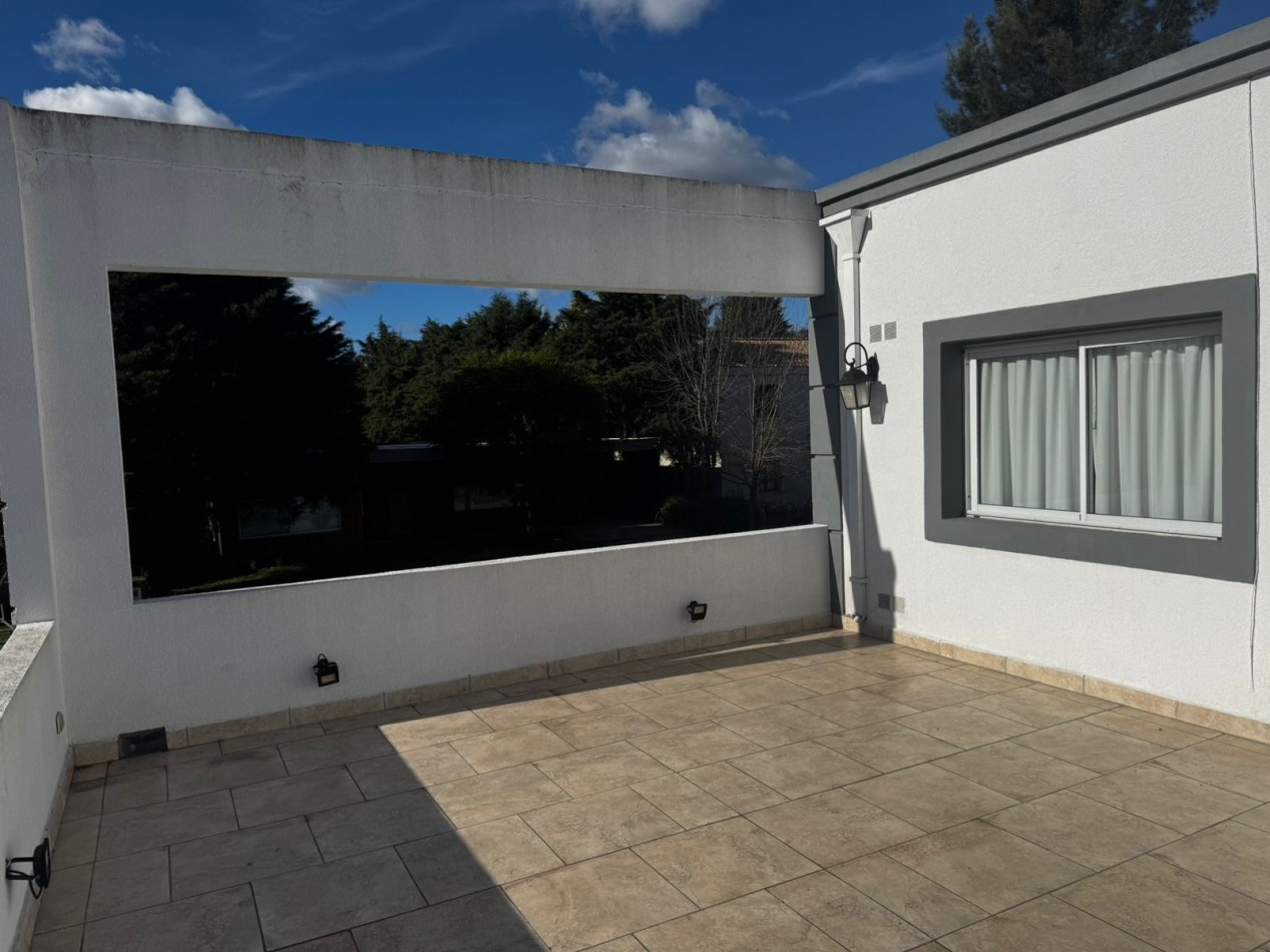 Increible Casa 6 ambientes con la mejor piscina de Canning! sobre Lote de 1200 m²