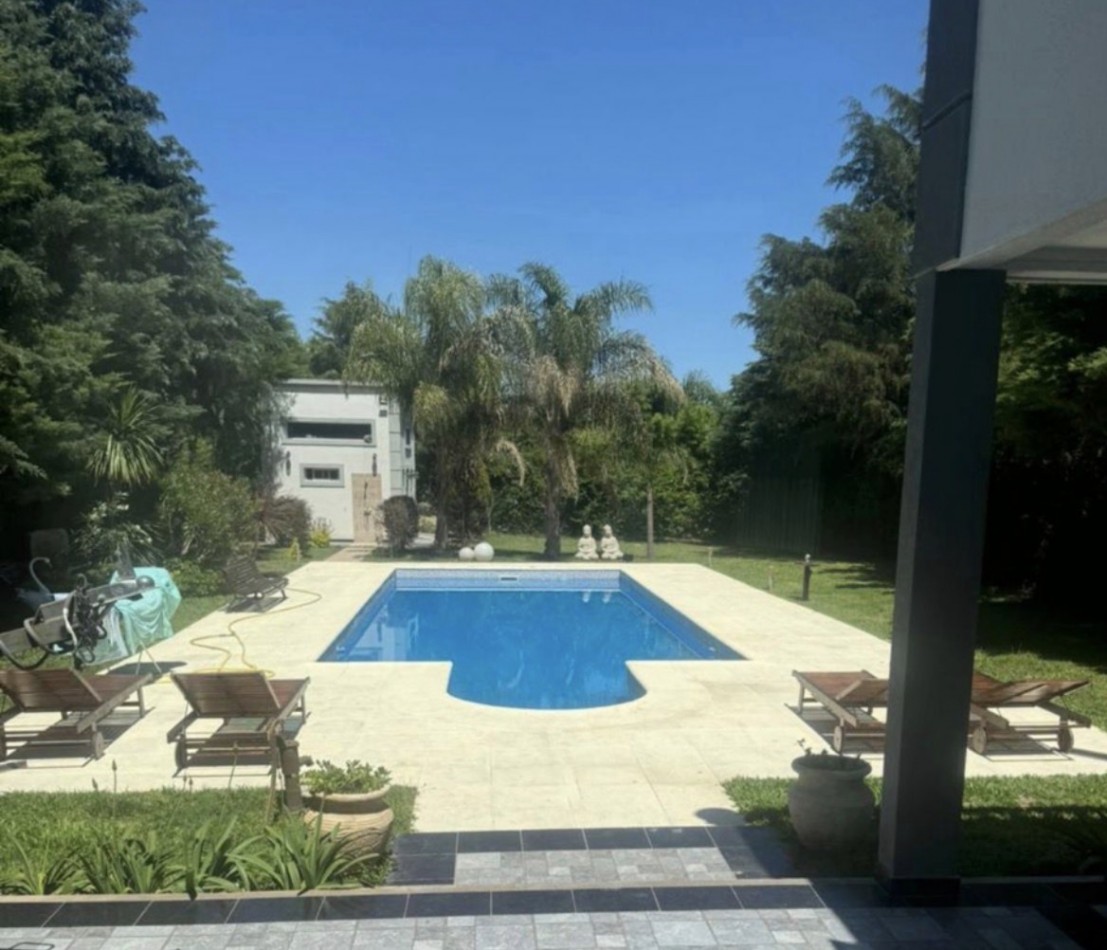 Increible Casa 6 ambientes con la mejor piscina de Canning! sobre Lote de 1200 m²