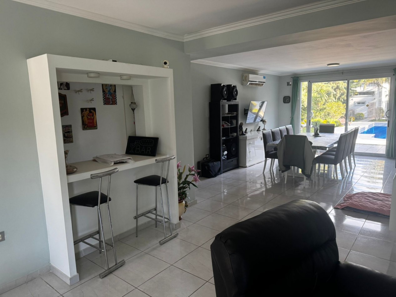 Increible Casa 6 ambientes con la mejor piscina de Canning! sobre Lote de 1200 m²