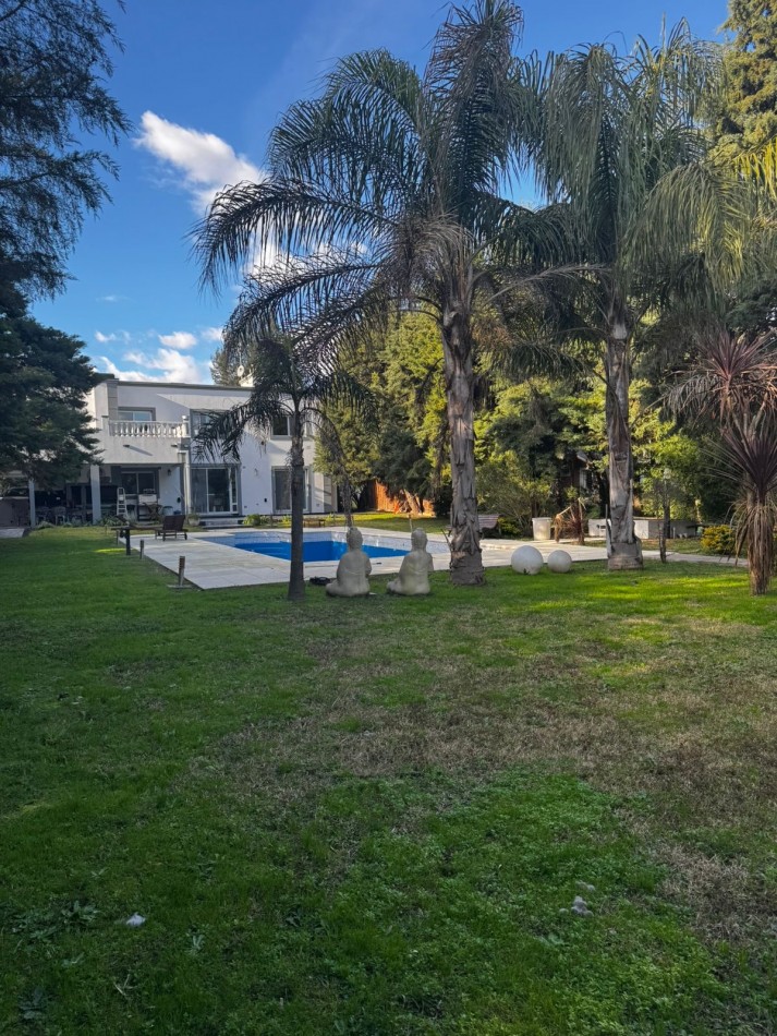 Increible Casa 6 ambientes con la mejor piscina de Canning! sobre Lote de 1200 m²