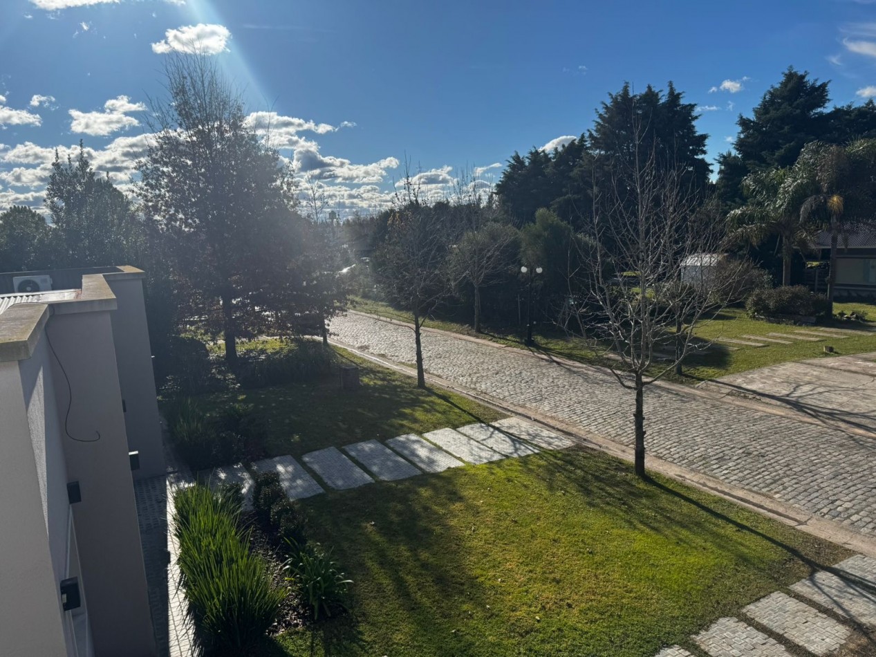 Increible Casa 6 ambientes con la mejor piscina de Canning! sobre Lote de 1200 m²