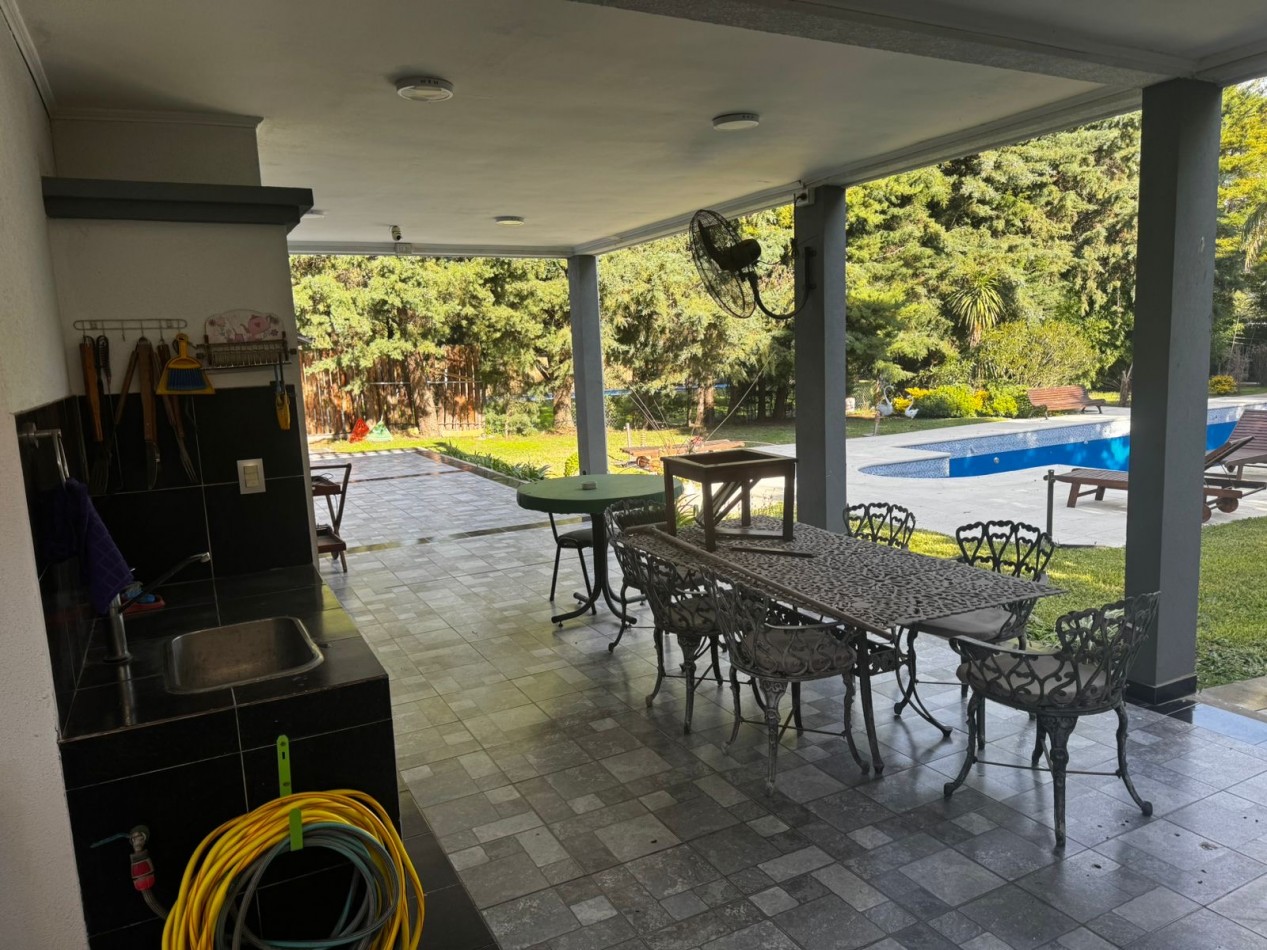 Increible Casa 6 ambientes con la mejor piscina de Canning! sobre Lote de 1200 m²