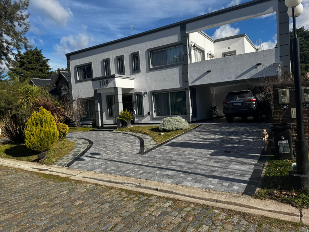 Increible Casa 6 ambientes con la mejor piscina de Canning! sobre Lote de 1200 m²
