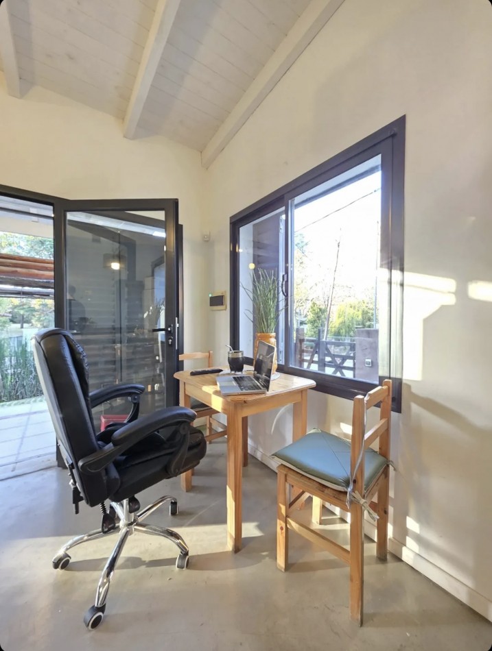 Casa Moderna sobre Lote Propio de 485m2 con Piscina 