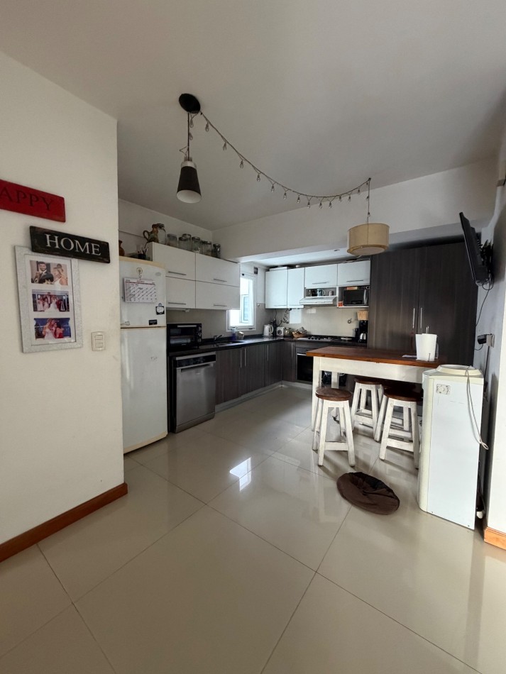 Excelente Departamento de 3 Ambientes con Cochera de mas de 100m2 en Alquiler