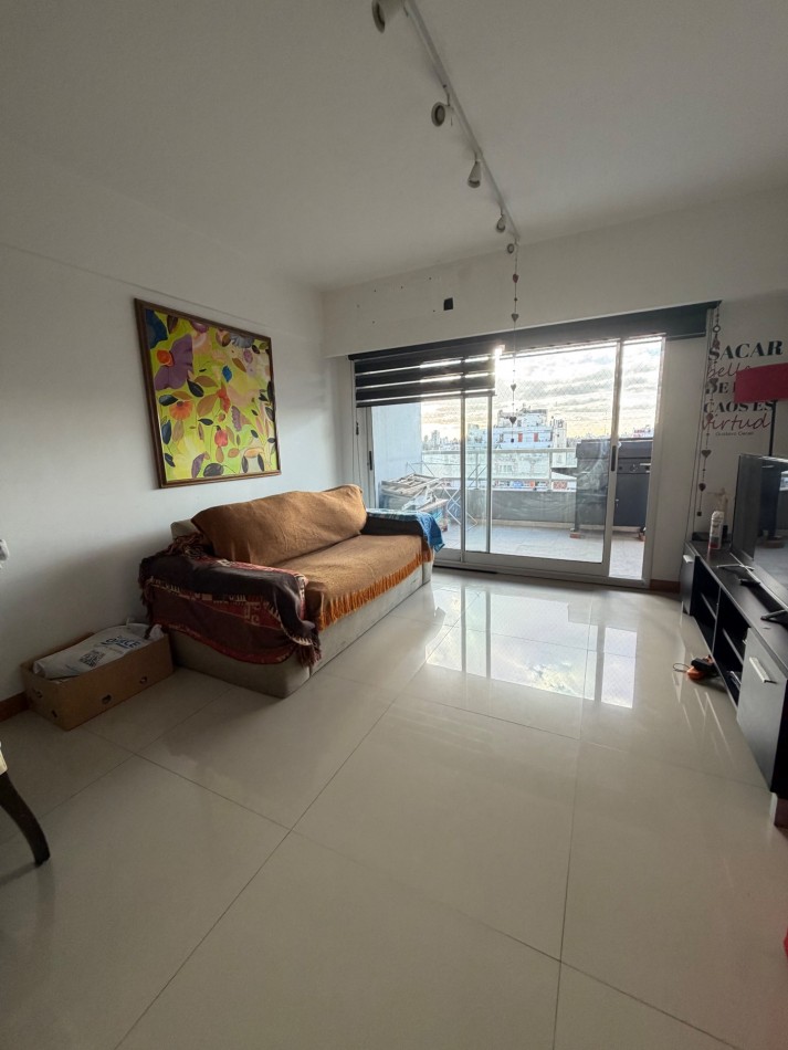 Excelente Departamento de 3 Ambientes con Cochera de mas de 100m2 en Alquiler