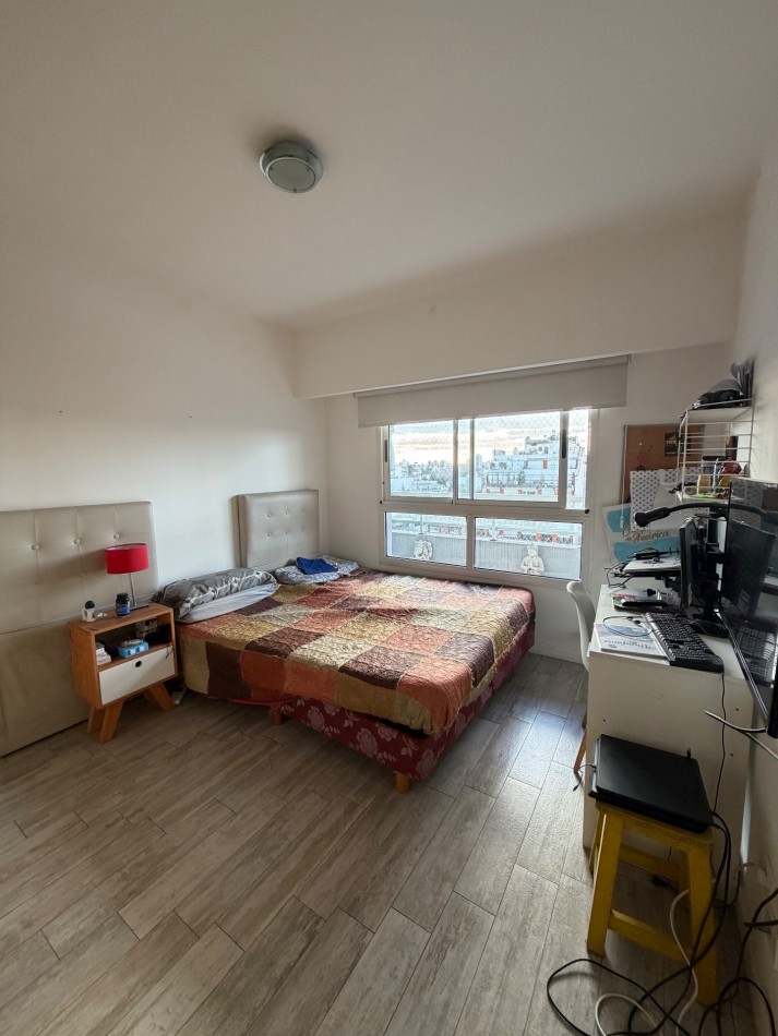 Excelente Departamento de 3 Ambientes con Cochera de mas de 100m2 en Alquiler