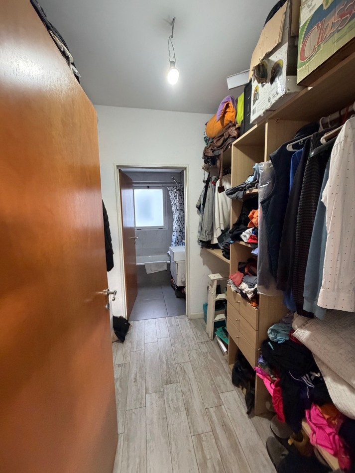 Excelente Departamento de 3 Ambientes con Cochera de mas de 100m2 en Alquiler