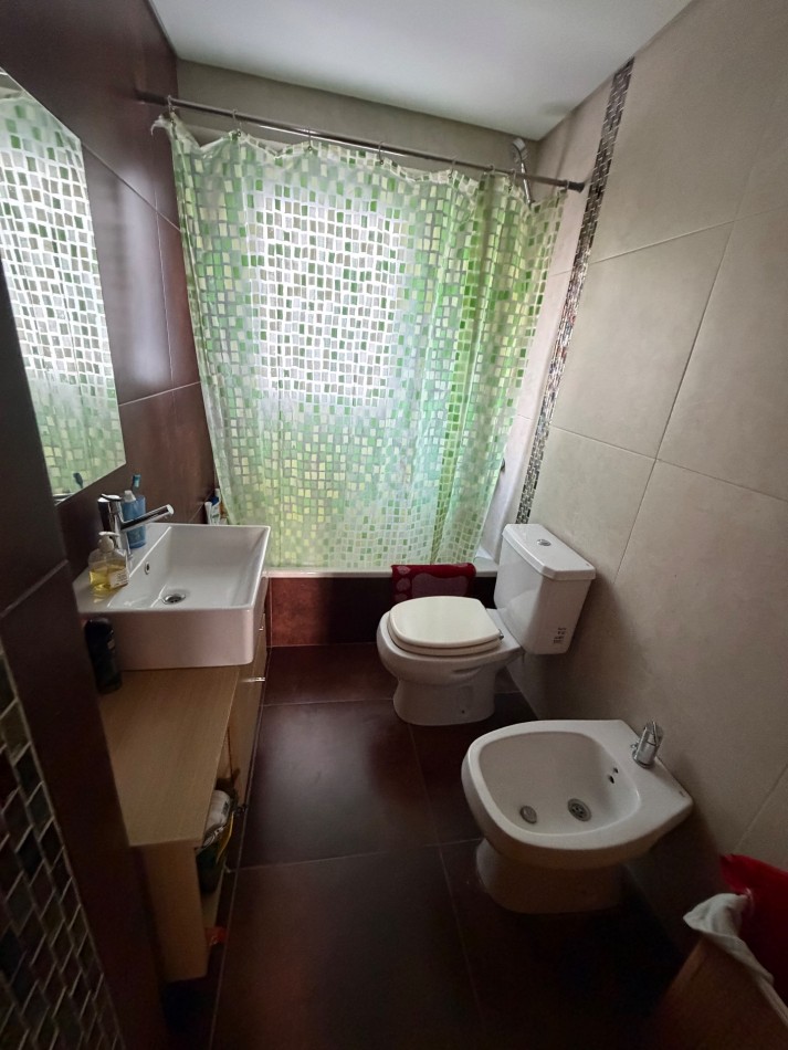 Excelente Departamento de 3 Ambientes con Cochera de mas de 100m2 en Alquiler