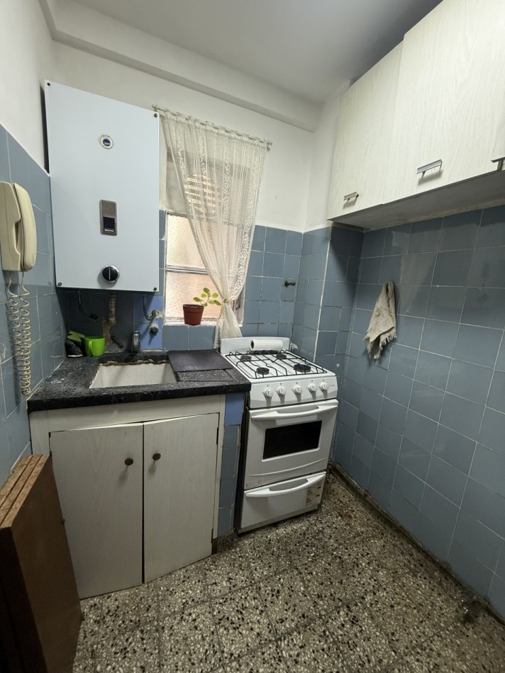 Hermoso Departamento de 2 ambientes Luminoso en Muy buen edificio a pasos Subte.