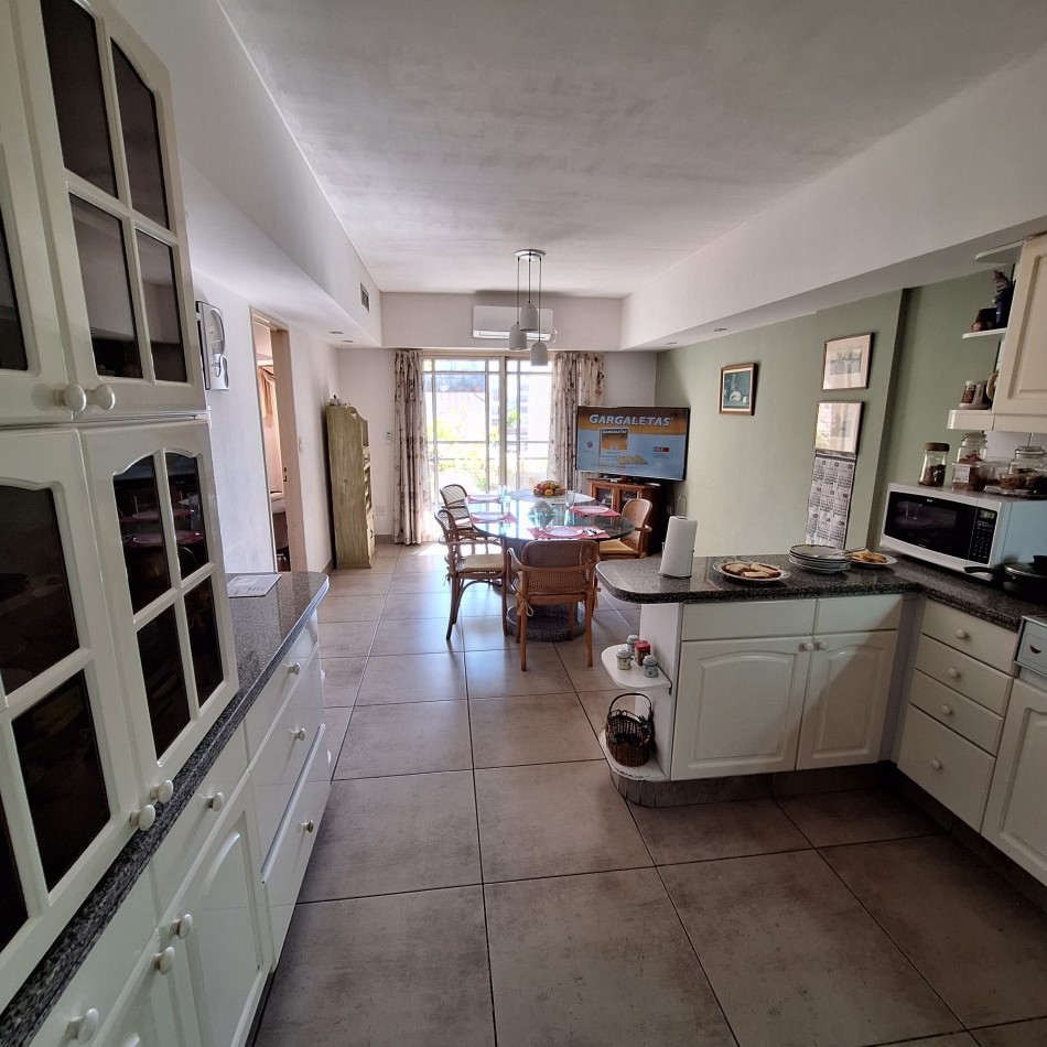 El Mejor Piso De 5 Ambientes, Dependencia y 2 Cocheras En excelente z/Caballito APTO CREDITO