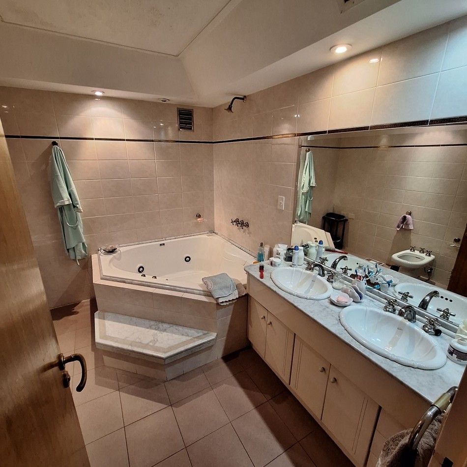 El Mejor Piso De 5 Ambientes, Dependencia y 2 Cocheras En excelente z/Caballito APTO CREDITO