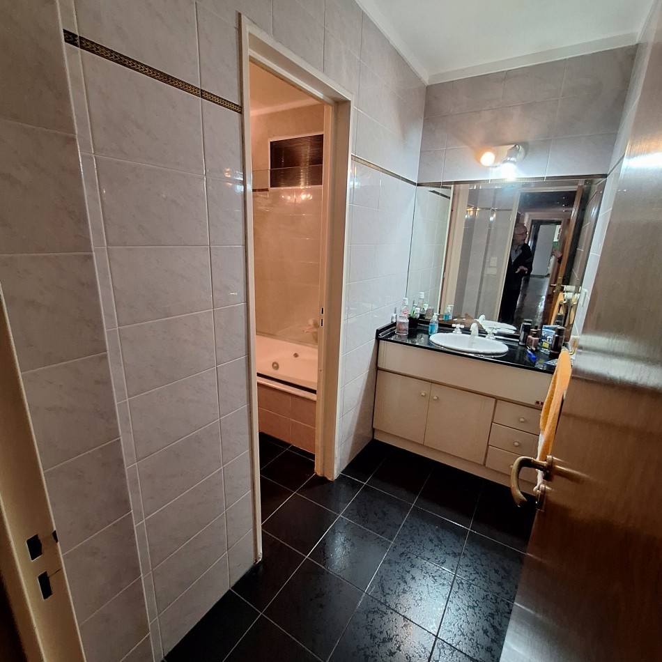 El Mejor Piso De 5 Ambientes, Dependencia y 2 Cocheras En excelente z/Caballito APTO CREDITO