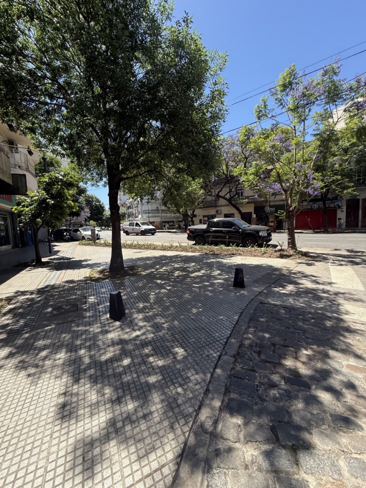 Gran Local 128m2 En El Centro De Villa Crespo, Pasos Av. Corrientes. Oportunidad!