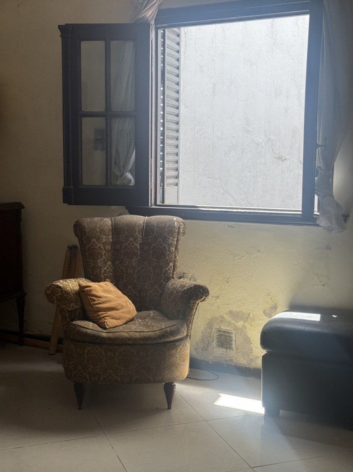 Casa Lote Propio con Jardin y cochera para 3 autos a Refaccionar 