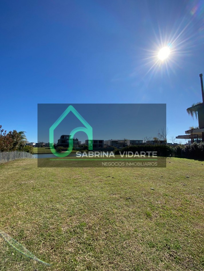 Unico Lote De 907m2 Al Agua En Virazon, Nordelta.