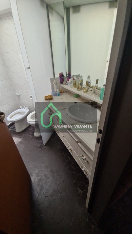 Bellisima Casa sobre Lote Propio a dos calles, Una Obra de Arte en Villa Devoto