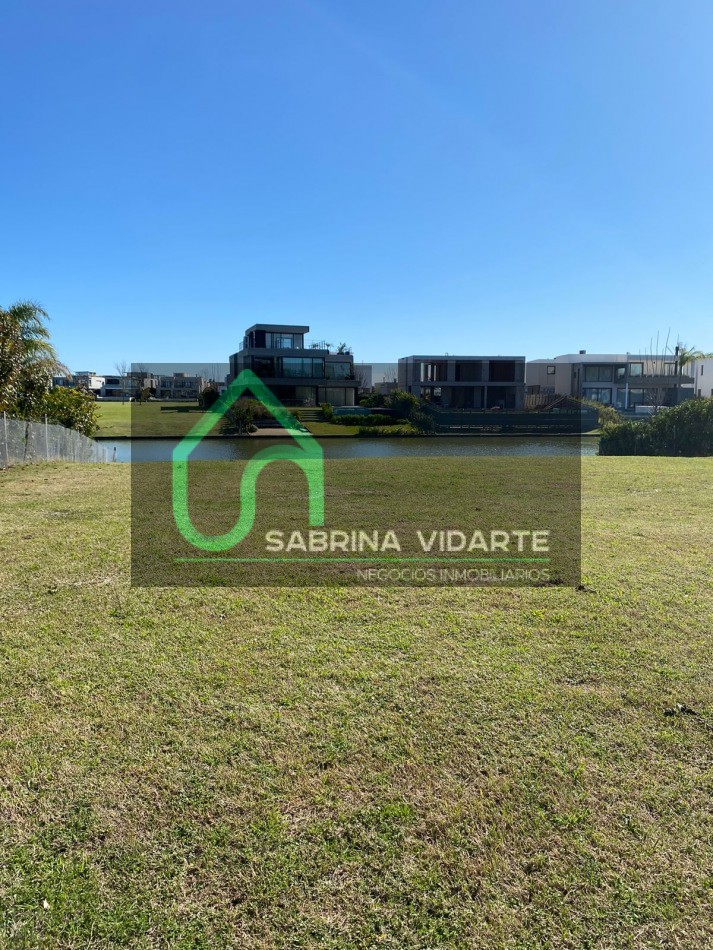 Unico Lote De 907m2 Al Agua En Virazon, Nordelta.