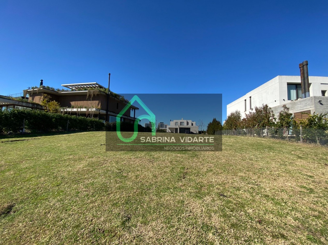 Unico Lote De 907m2 Al Agua En Virazon, Nordelta.