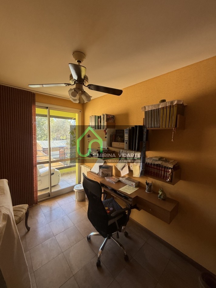 Espectacular Semipiso 4 Amb. + Cochera edificio con Piscina y parque 