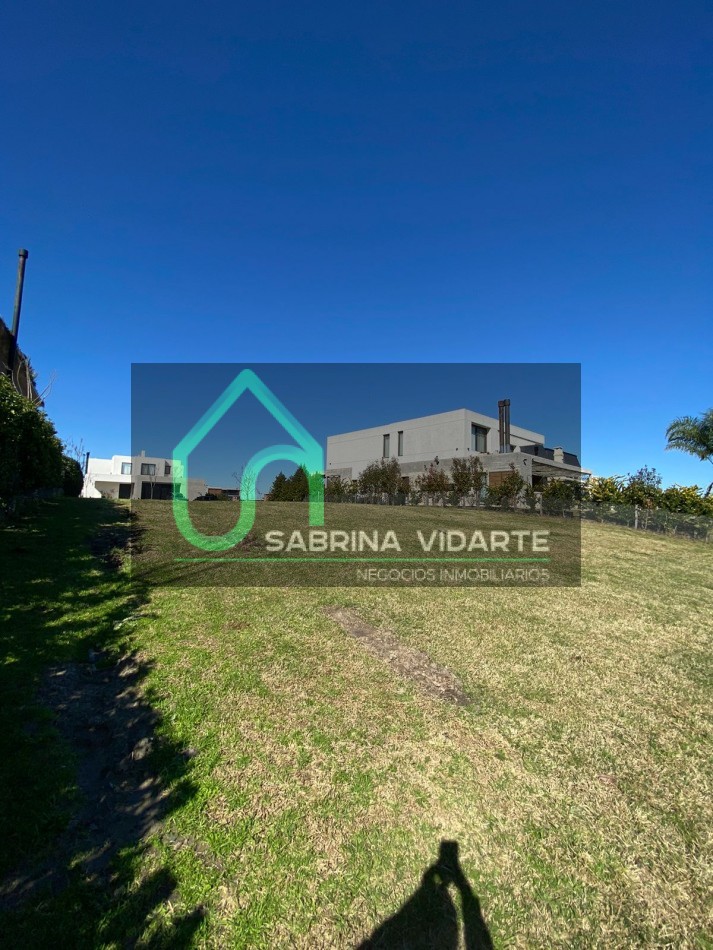 Unico Lote De 907m2 Al Agua En Virazon, Nordelta.