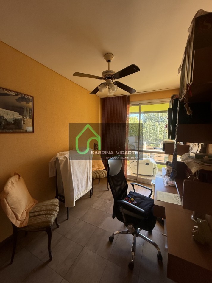 Espectacular Semipiso 4 Amb. + Cochera edificio con Piscina y parque 