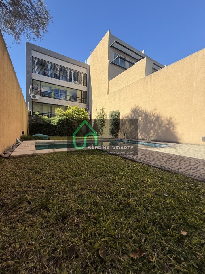 Espectacular Semipiso 4 Amb. + Cochera edificio con Piscina y parque 