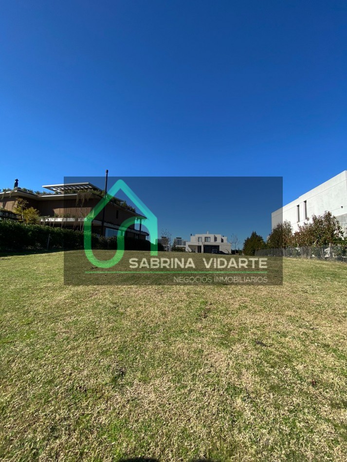 Unico Lote De 907m2 Al Agua En Virazon, Nordelta.