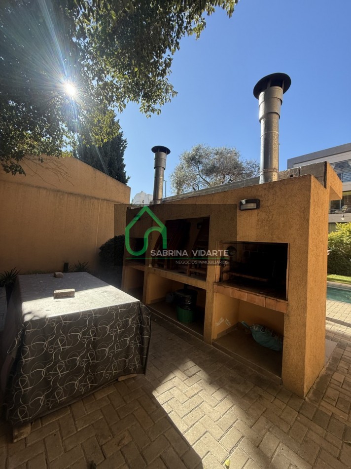 Espectacular Semipiso 4 Amb. + Cochera edificio con Piscina y parque 