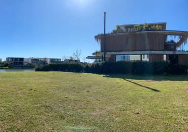 Espectacular Lote De 907m2 Al Agua En Virazon, Nordelta