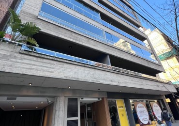 Excelente Departamento de 3 Ambientes con Cochera de mas de 100m2 en Alquiler